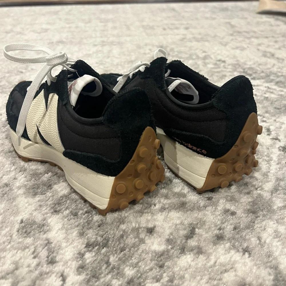 New Balance Black and White Women's Sneakers - Picture 3 of 4